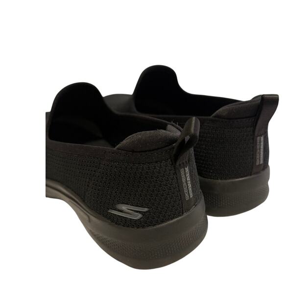Skechers Go Walk Women’s Black Size 9 Slip On - Relaxed Fit Lightweight - Picture 2 of 8